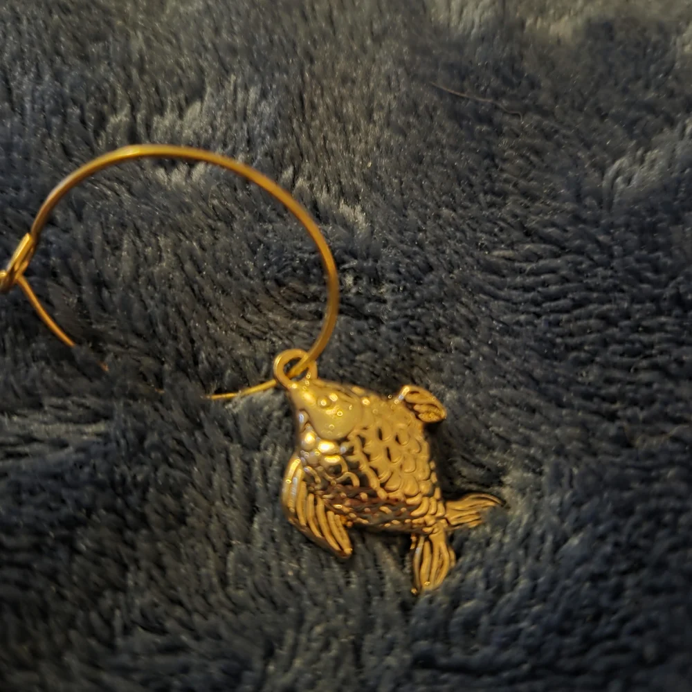 Gold Tone Animal & Tropical Wine Glass Charms Set 4 Elephant Monkey Turtle Fish